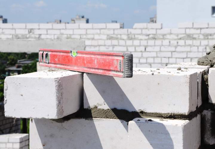 <p>Entreprise de construction, Gratentour</p>